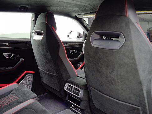 Used 2024 Lamborghini Urus Performante image 40