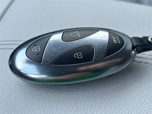 New 2026 Hyundai Tucson SE image 12