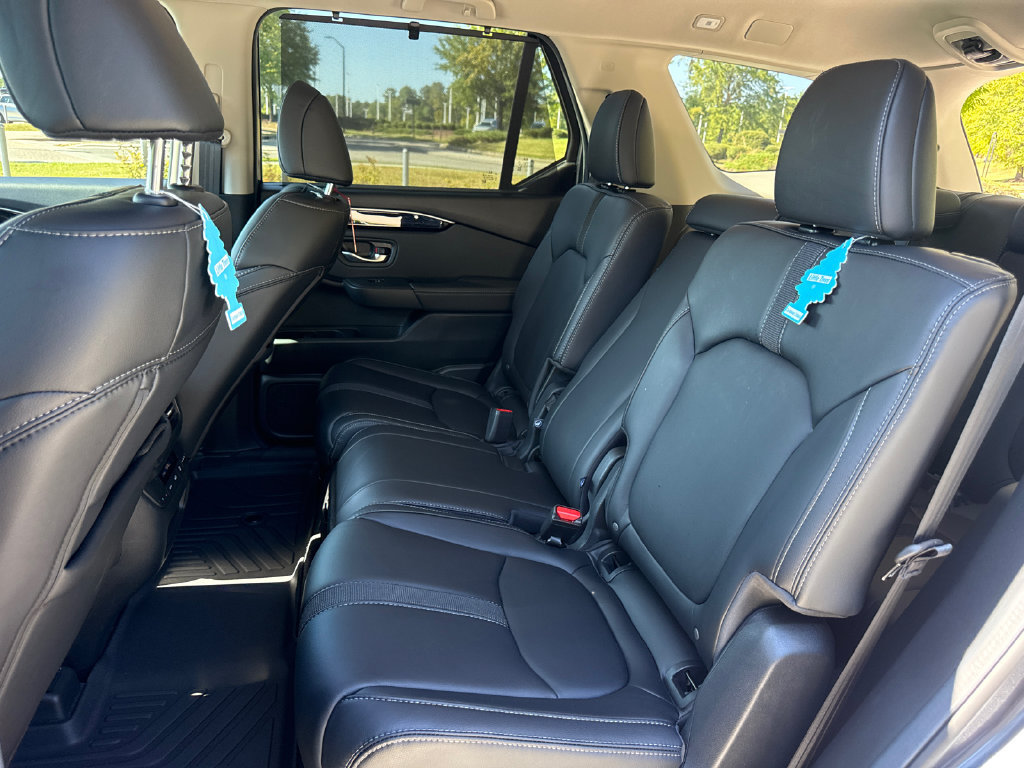 Certified 2025 Honda Pilot Touring image 32