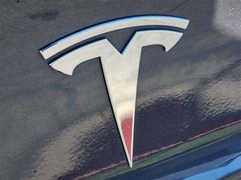 Used 2022 Tesla Model 3 image 11