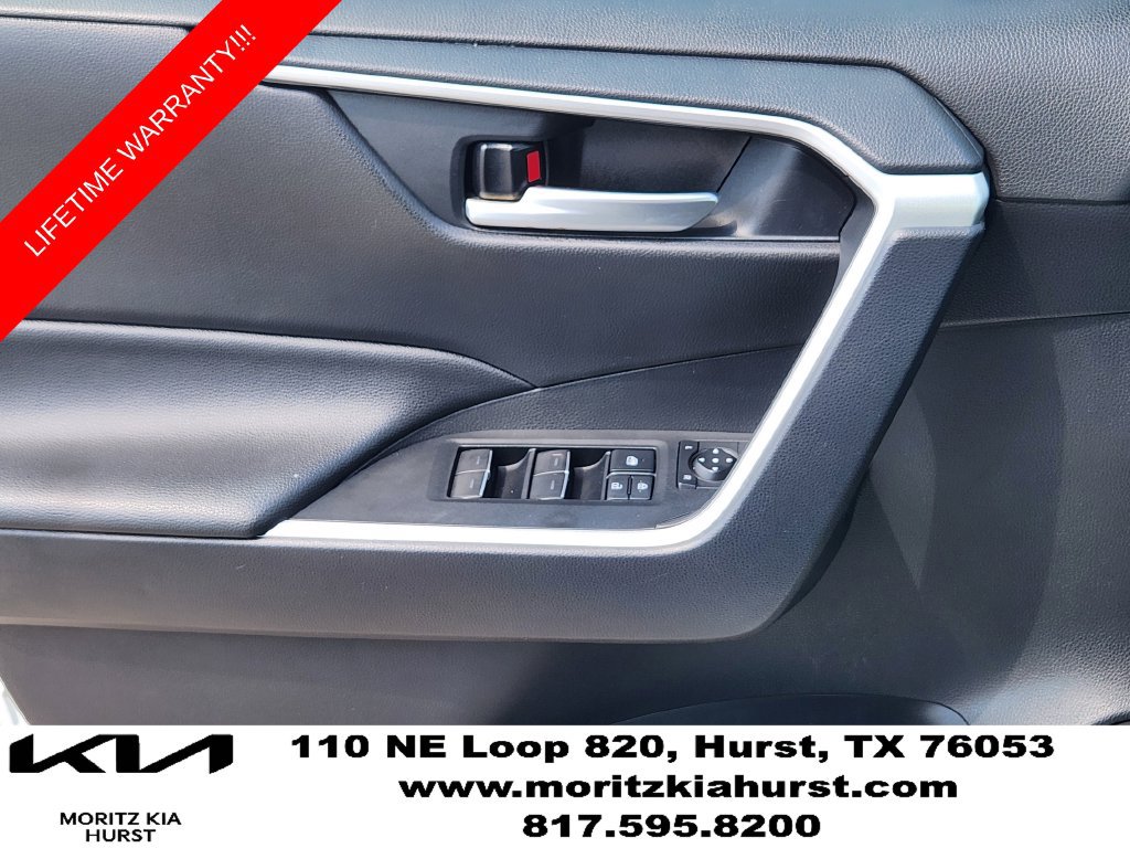 Used 2025 Toyota RAV4 XLE AWD/4WD image 26