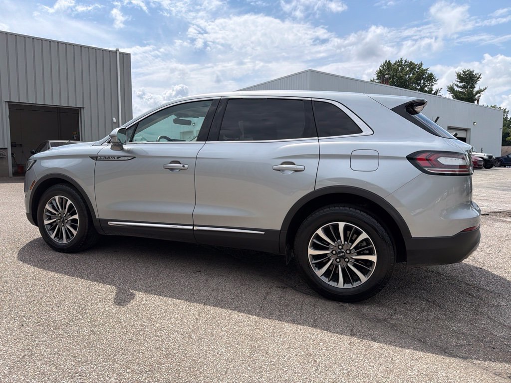 Used 2022 Lincoln Nautilus AWD w/ Premium Package image 9