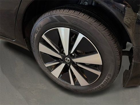 Used 2021 Nissan Altima 2.5 SV w/ SV Premium Package image 9