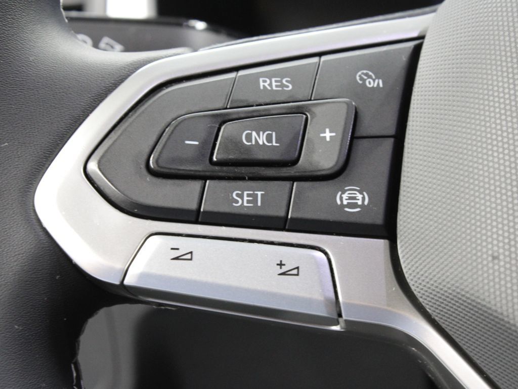 Used 2023 Volkswagen Atlas SE AWD/4WD image 48