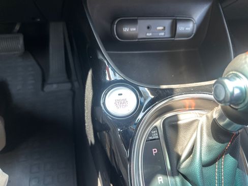 Used 2017 Kia Soul ! w/ Tech Package FWD image 31