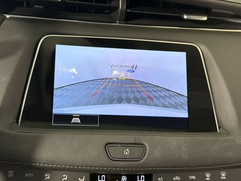 Used 2023 Cadillac XT4 Premium Luxury FWD image 4