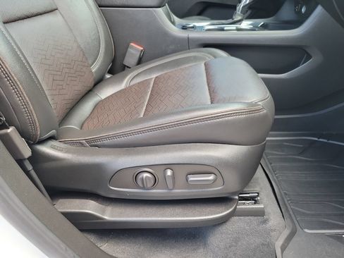 Used 2023 Chevrolet Traverse High Country w/ LPO, Floor Liner Package AWD/4WD image 48