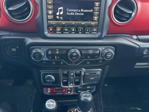 Used 2022 Jeep Wrangler Unlimited Rubicon w/ Cold Weather Group image 22