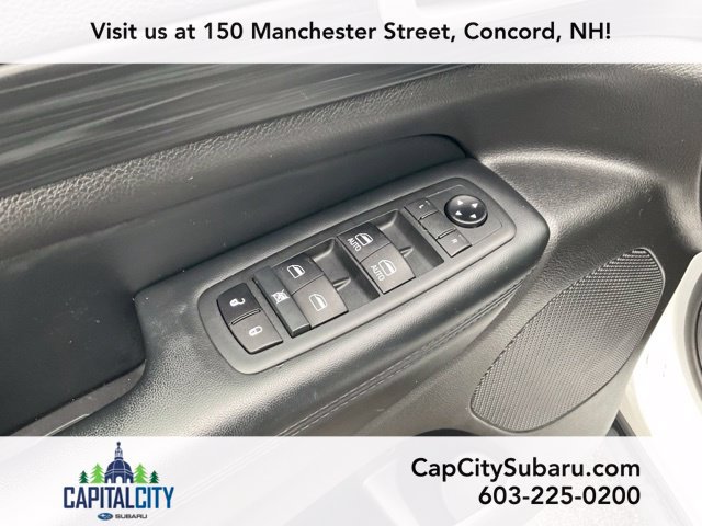 Used 2021 Jeep Grand Cherokee Laredo AWD/4WD image 11