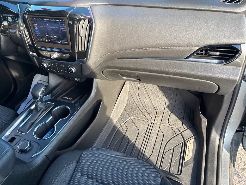 Used 2023 Chevrolet Traverse LT FWD image 23