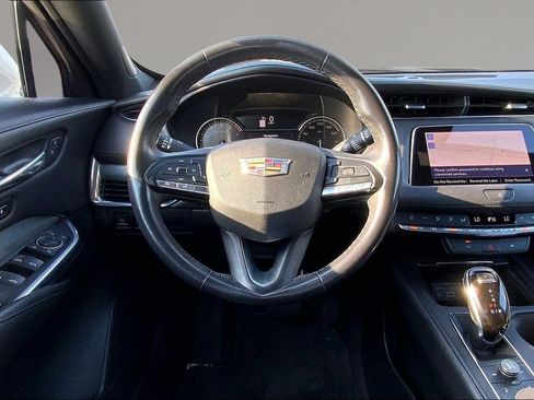 Used 2020 Cadillac XT4 Premium Luxury w/ Driver Awareness Package AWD/4WD image 5