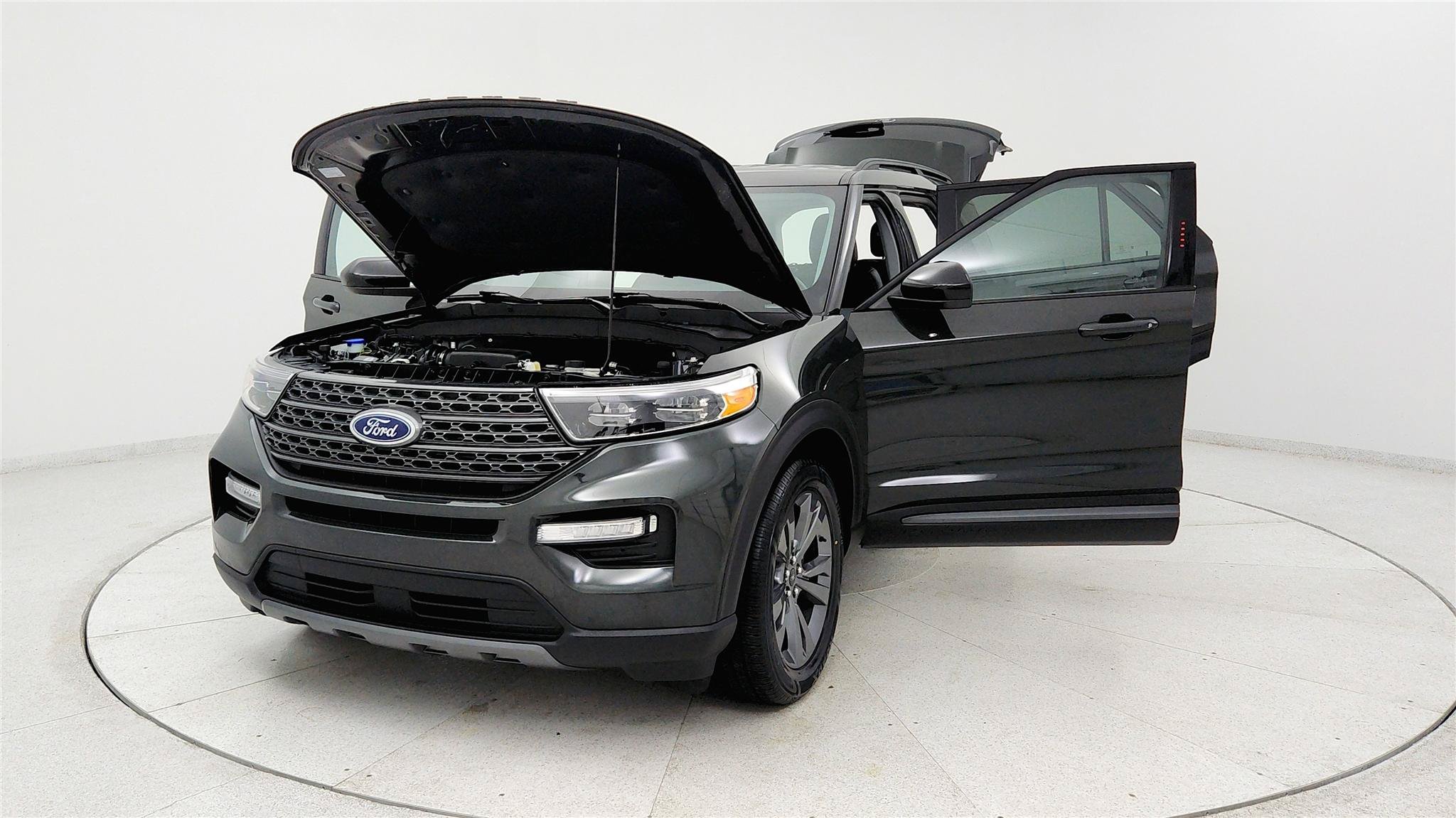 Used 2024 Ford Explorer XLT RWD image 31