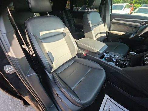 Used 2022 Volkswagen Atlas Cross Sport SEL R-Line AWD/4WD image 27