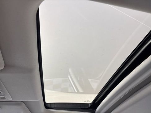 Used 2019 Honda Insight Touring image 14