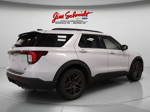 Used 2026 Ford Explorer ST AWD/4WD image 6