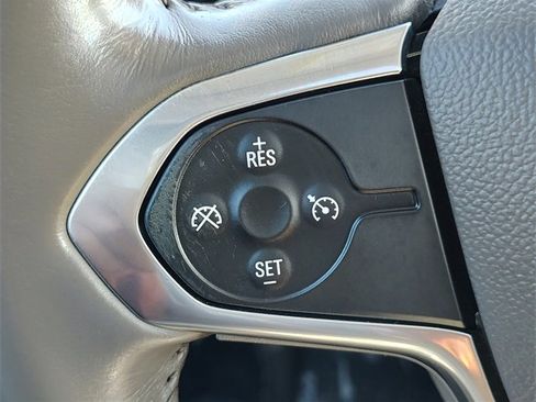 Used 2018 Chevrolet Traverse LT image 21