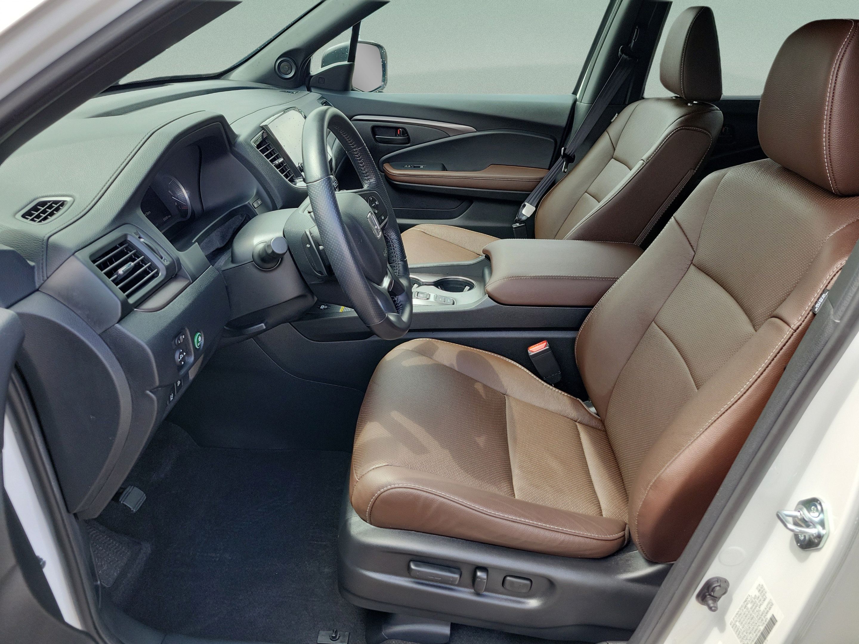 Certified 2025 Honda Passport EX-L image 24