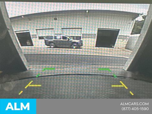 Used 2025 Nissan Rogue SV FWD image 33