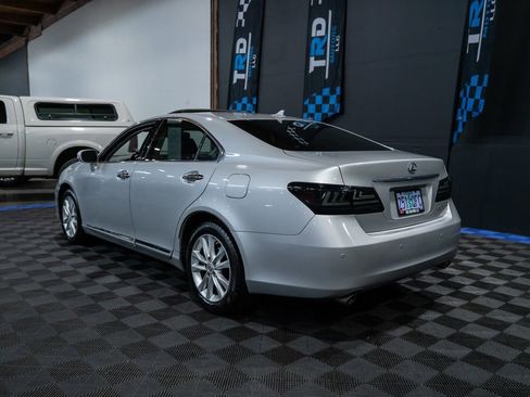 Used 2011 Lexus ES 350 FWD image 3