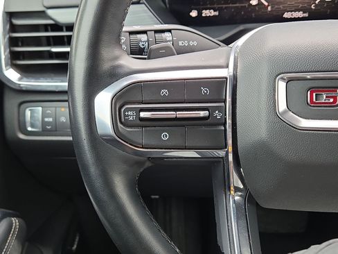 Used 2024 GMC Acadia Elevation image 21