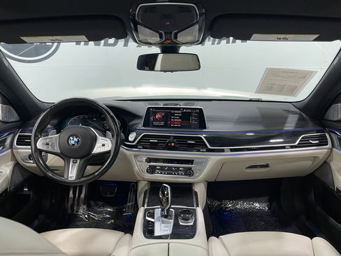 Used 2021 BMW 750i xDrive w/ Executive Package AWD/4WD image 19