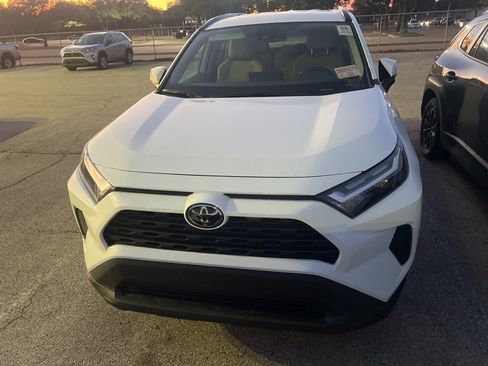 Used 2025 Toyota RAV4 XLE image 2