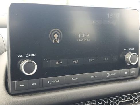 Used 2024 Nissan Altima 2.5 SV FWD image 24