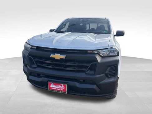 Certified 2024 Chevrolet Colorado W/T image 7