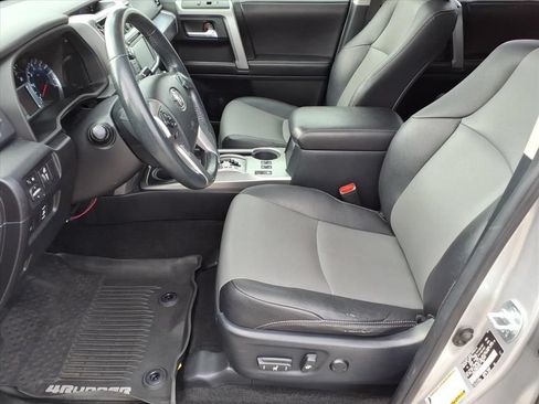 Used 2016 Toyota 4Runner SR5 Premium AWD/4WD image 12