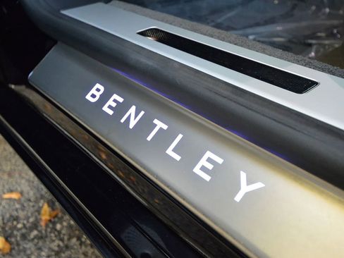 Used 2022 Bentley Flying Spur V8 image 26