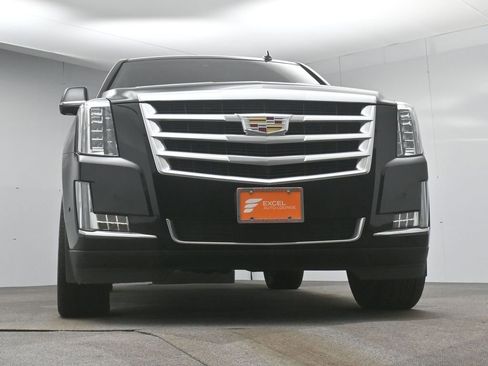 Used 2019 Cadillac Escalade Luxury image 49