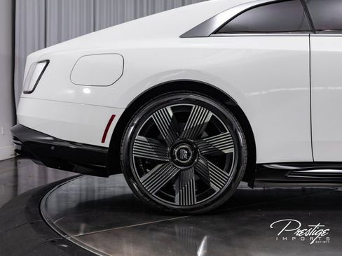 Used 2024 Rolls-Royce Spectre w/ Spectre Launch Package image 18