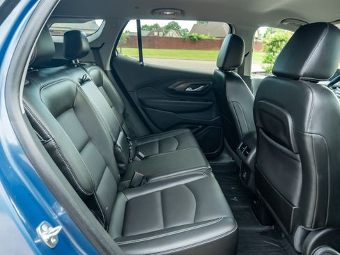 Used 2024 GMC Terrain SLT w/ Elevation Edition AWD/4WD image 17