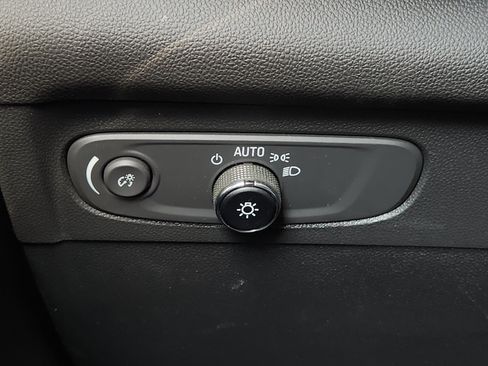 Used 2023 Buick Envision Essence w/ Sport Touring Package FWD image 25