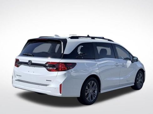 Used 2025 Honda Odyssey Touring image 5