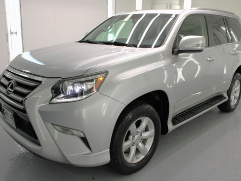 Used 2017 Lexus GX 460 image 5