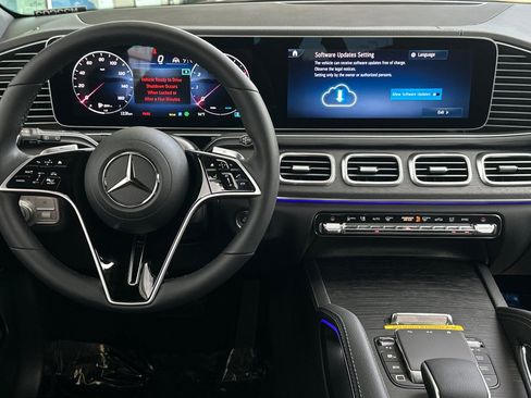 New 2025 Mercedes-Benz GLS 450 4MATIC image 24