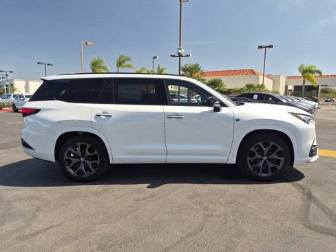 New 2026 Lexus TX 500h AWD image 4