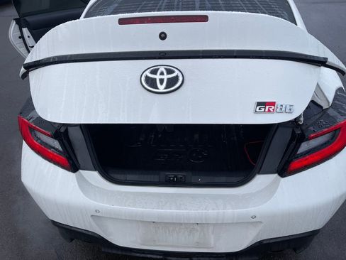 Used 2022 Toyota GR86 w/ ALL Weather Mat Package (TMS) image 7
