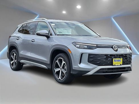 New 2026 Volkswagen Tiguan SE image 3