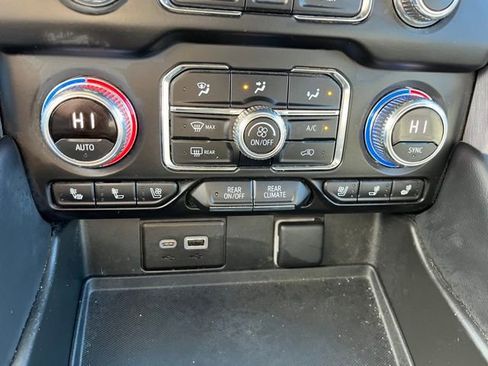 Used 2022 GMC Yukon XL SLT image 49