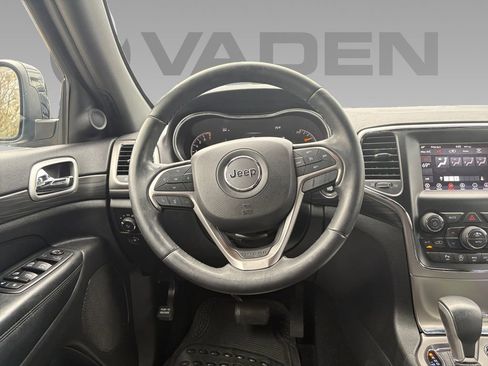 Used 2019 Jeep Grand Cherokee Laredo image 10