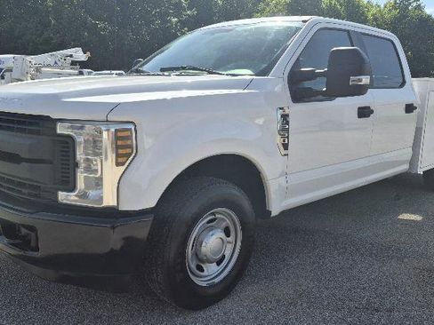 Used 2019 Ford F250 XL w/ Power Equipment Group RWD image 3