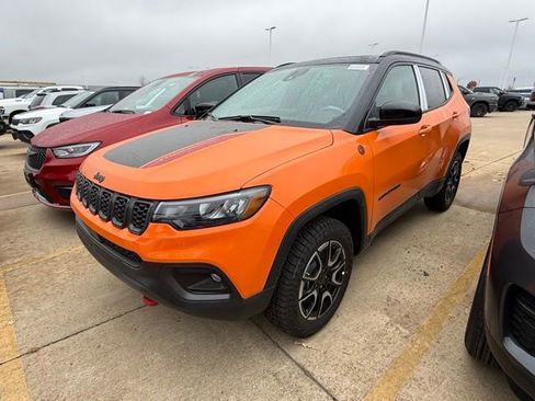 New 2026 Jeep Compass Trailhawk w/ Sun, Sound & Navigation Group image 2