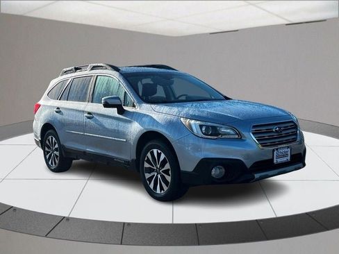 Used 2017 Subaru Outback 2.5i Limited image 2
