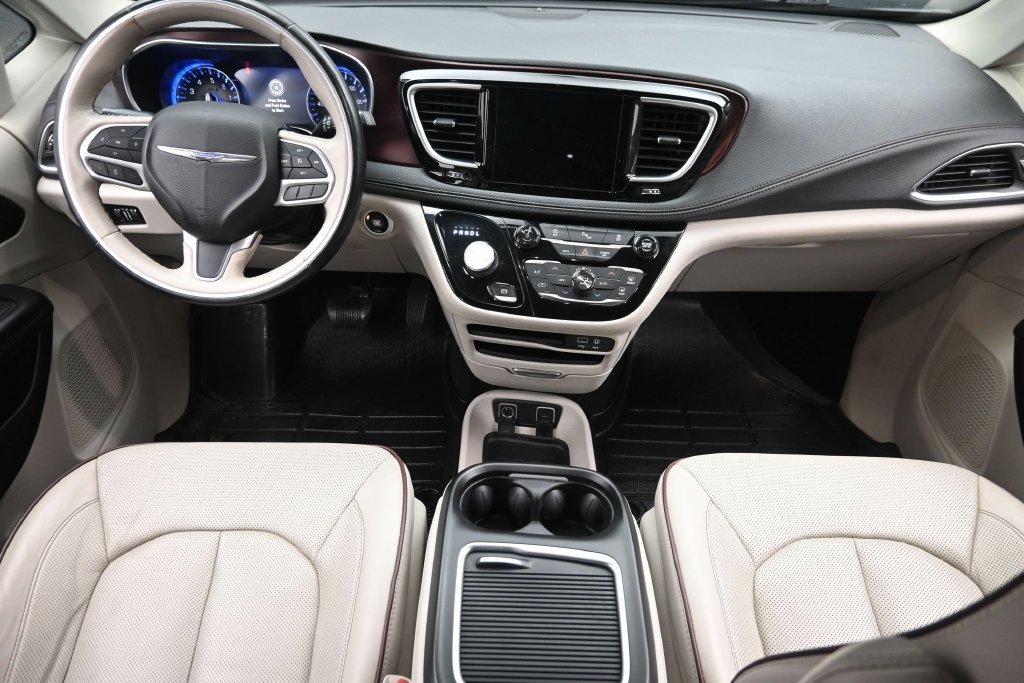 Used 2020 Chrysler Pacifica Limited FWD image 16
