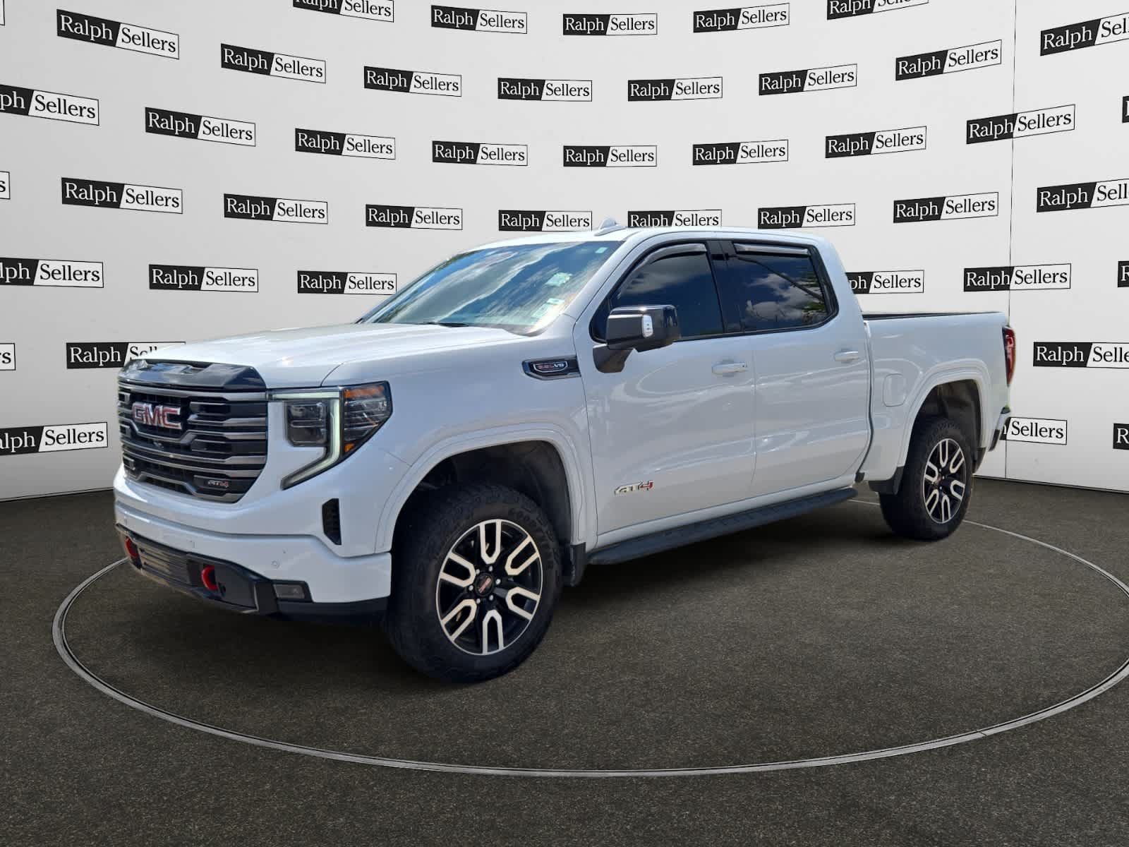 Used 2025 GMC Sierra 1500 AT4 w/ AT4 Premium Package AWD/4WD image 2