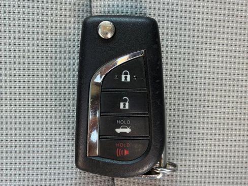 Used 2022 Toyota Corolla LE FWD image 12