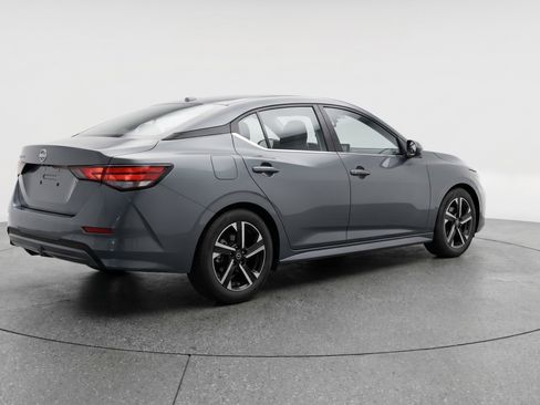 Used 2025 Nissan Sentra SV image 9