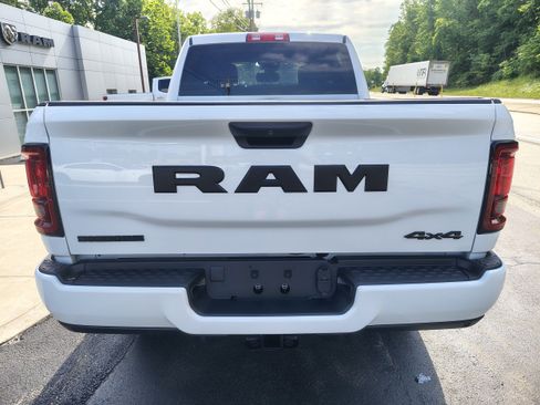 Certified 2025 RAM 2500 Big Horn AWD/4WD image 9